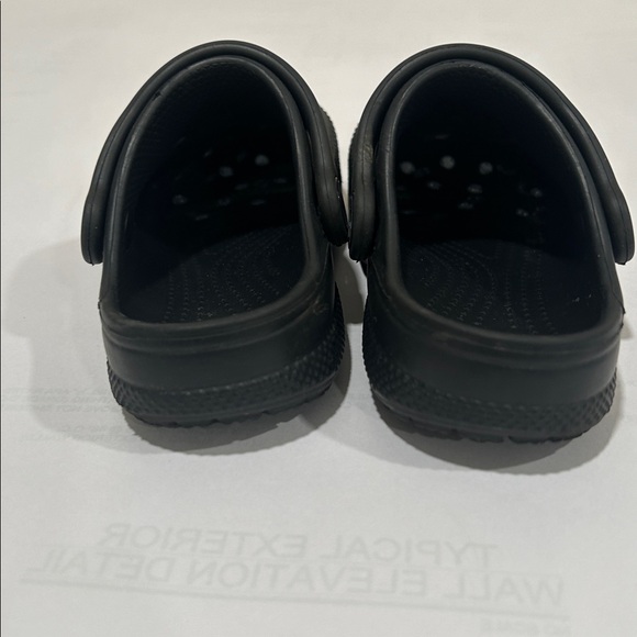 CROCS Kids Black Sandals - Picture 7 of 8